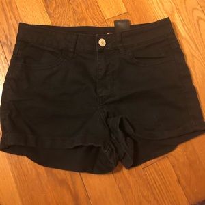 high waisted black shorts from H&M